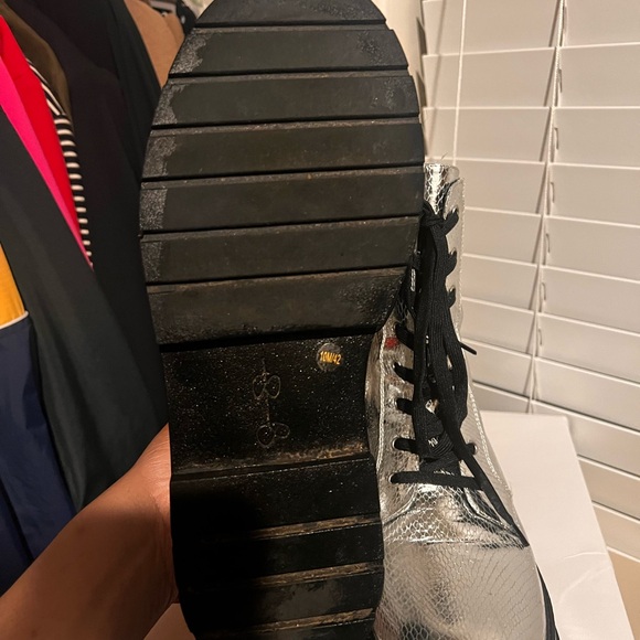 Jessica Simpson Space-age Platform Metallic Boots! - Picture 3 of 5